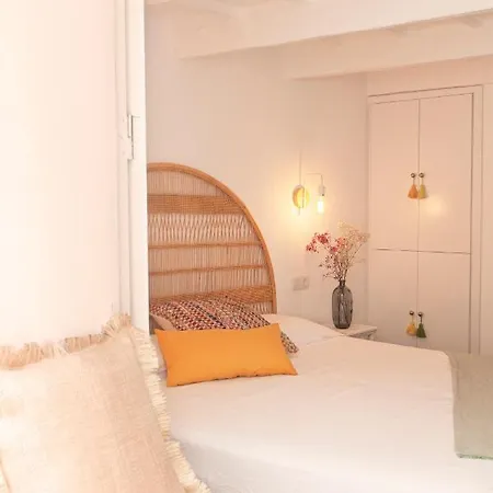 971 Con Encanto Hotel