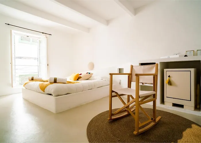 971 Con Encanto Hotel 3*