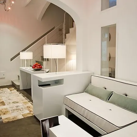 971 Con Encanto Hotel 3*