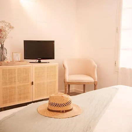 971 Con Encanto Hotel